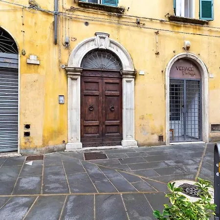 Flat With Whirlpool Bath In The Historic Centre Appartamento