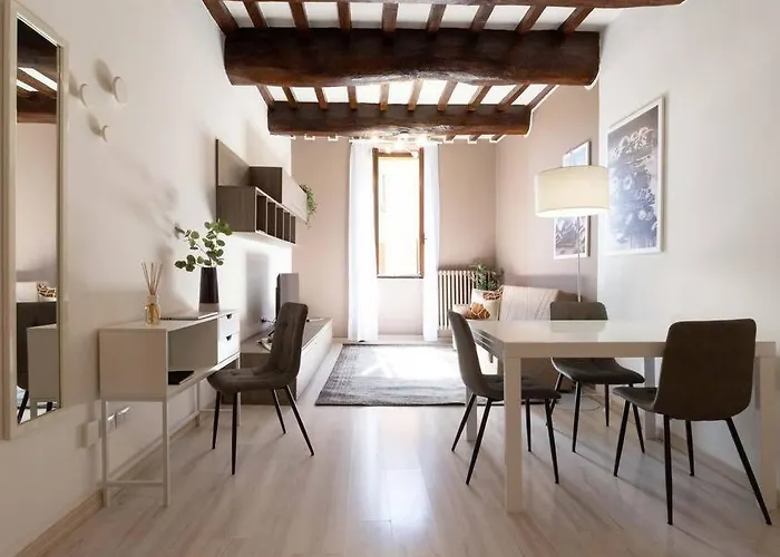 Flat With Whirlpool Bath In The Historic Centre Appartement *